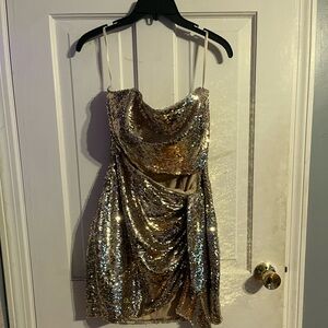 Gold Sequin Hoco/Formal Dress. EUC Size 10 💛